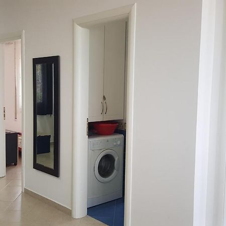 M&I Beach Apartment With Sea View Дуррес Экстерьер фото