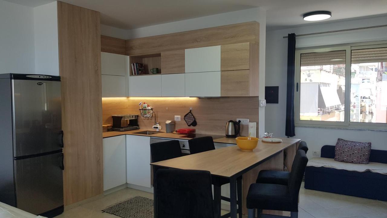 M&I Beach Apartment With Sea View Дуррес Экстерьер фото
