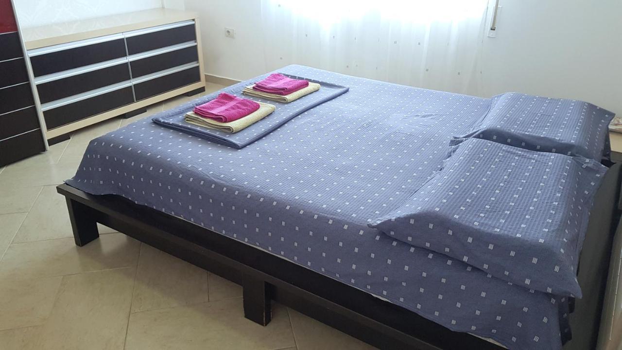 M&I Beach Apartment With Sea View Дуррес Экстерьер фото