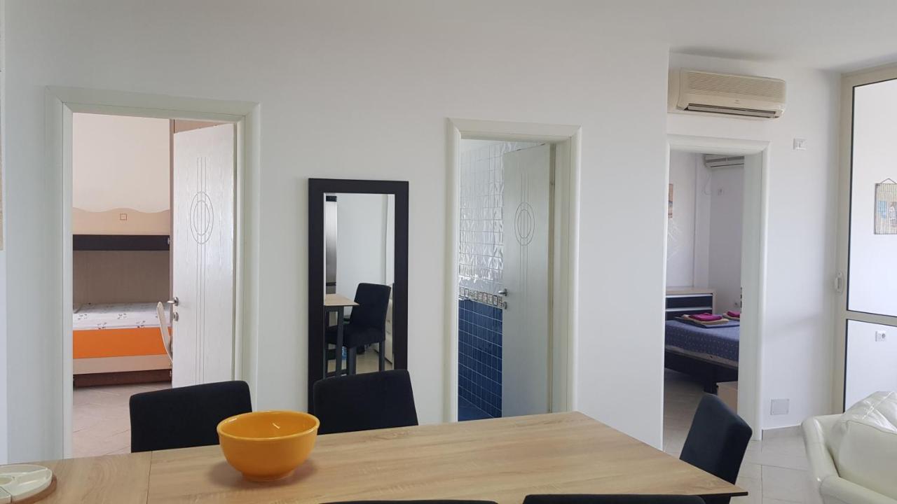 M&I Beach Apartment With Sea View Дуррес Экстерьер фото