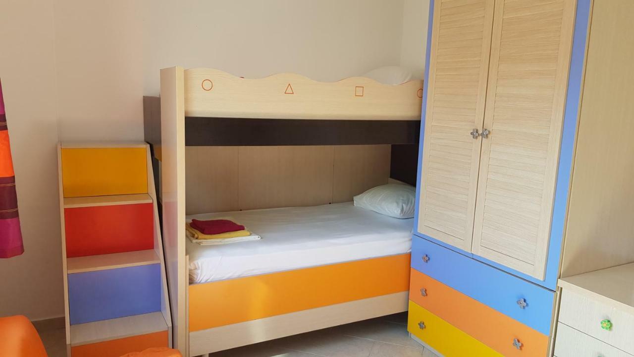 M&I Beach Apartment With Sea View Дуррес Экстерьер фото